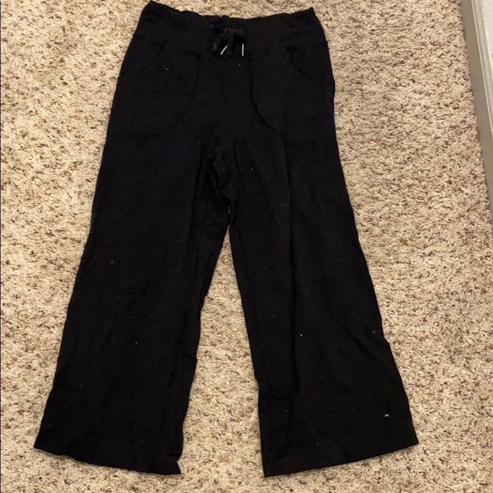 Black Lululemon crops